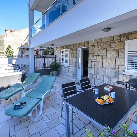 Niko Apartman