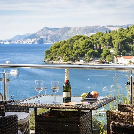 Niko Cavtat