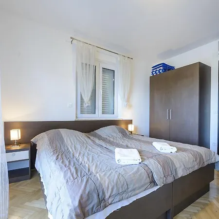 Niko Apartment *
